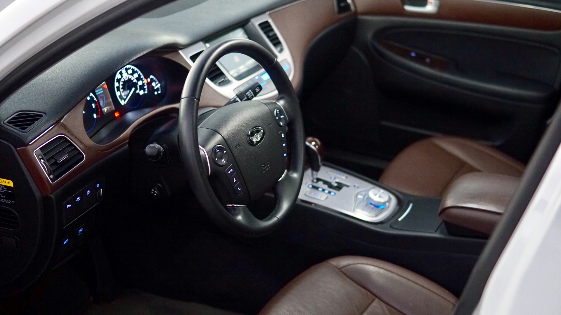 Ernest Oliva 2013 Hyundai Genesis TBGLIVE5