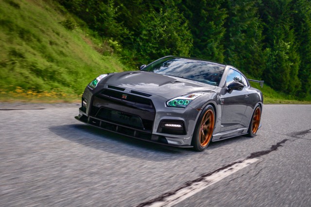 Ji Yoon 2015 Nissan GTR TBGLIVE10