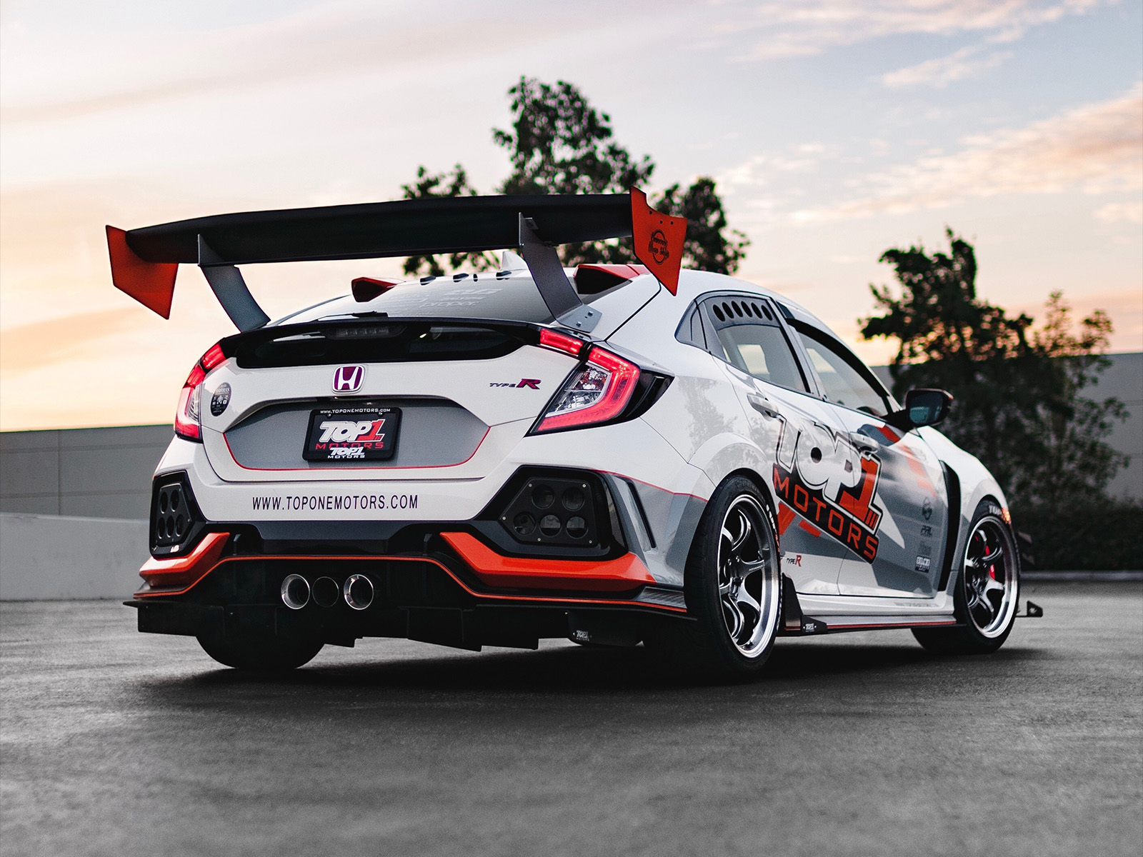 Jonny Guerra 2017 Honda Civic TypeR TBGLIVE14