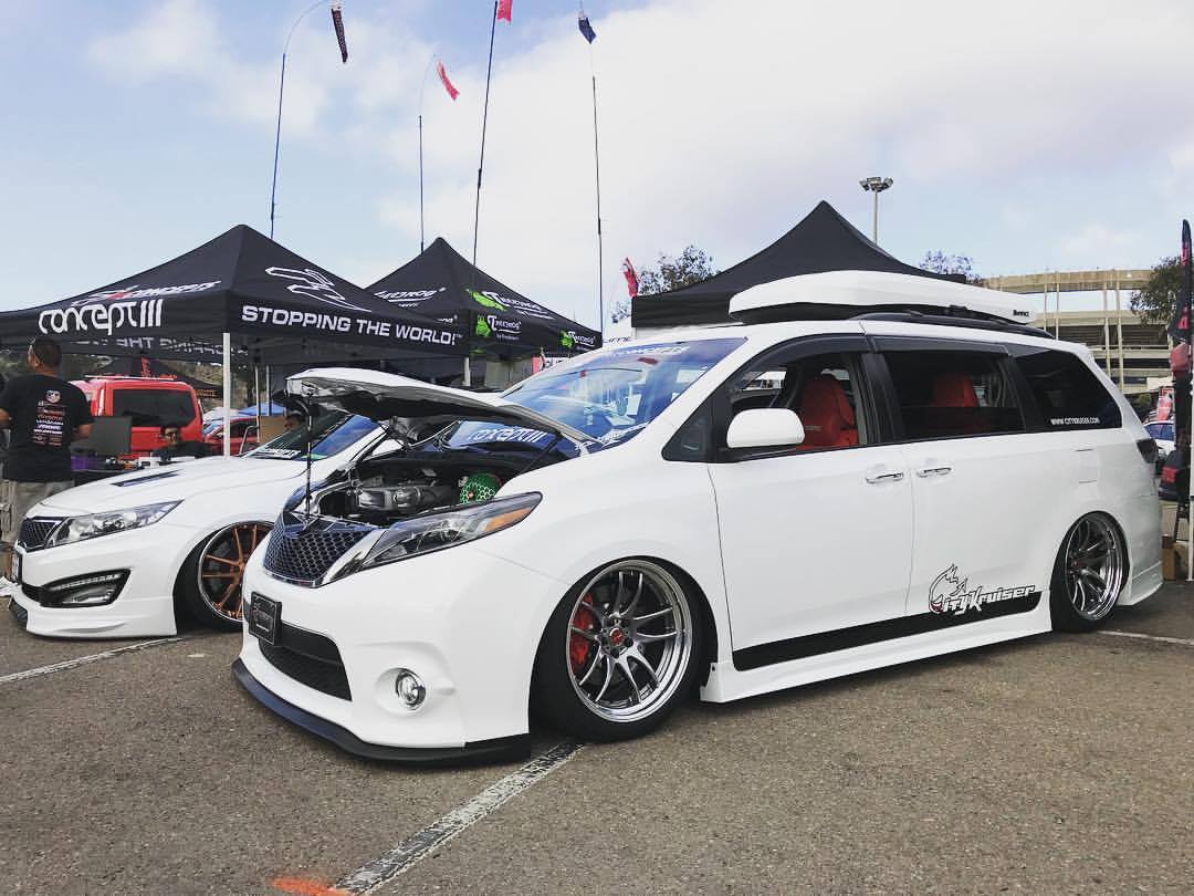 Scott Shin 2015 Toyota Sienna TBGLIVE8