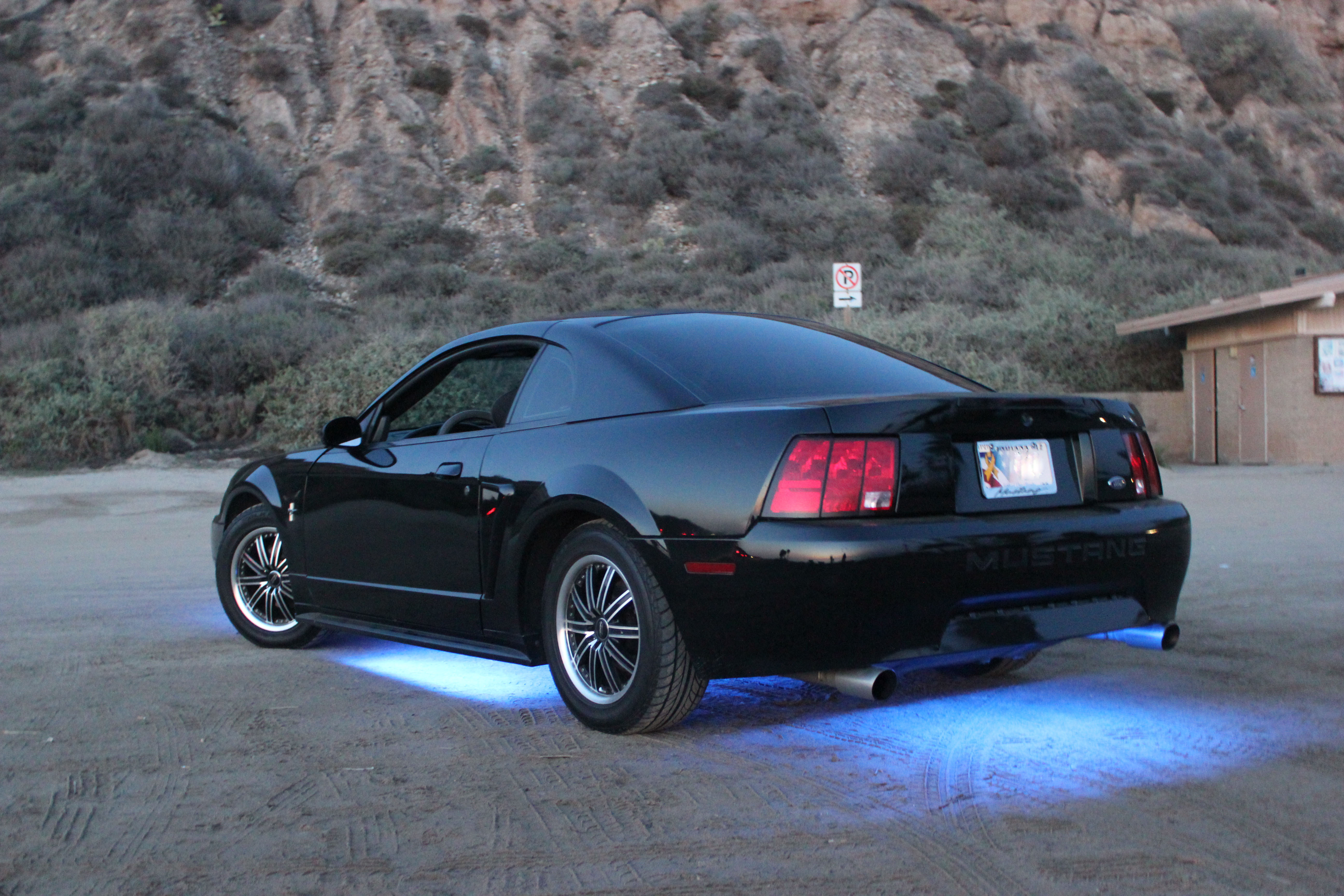 Thomas Osiris 2003 Ford Mustang TBGLIVE5